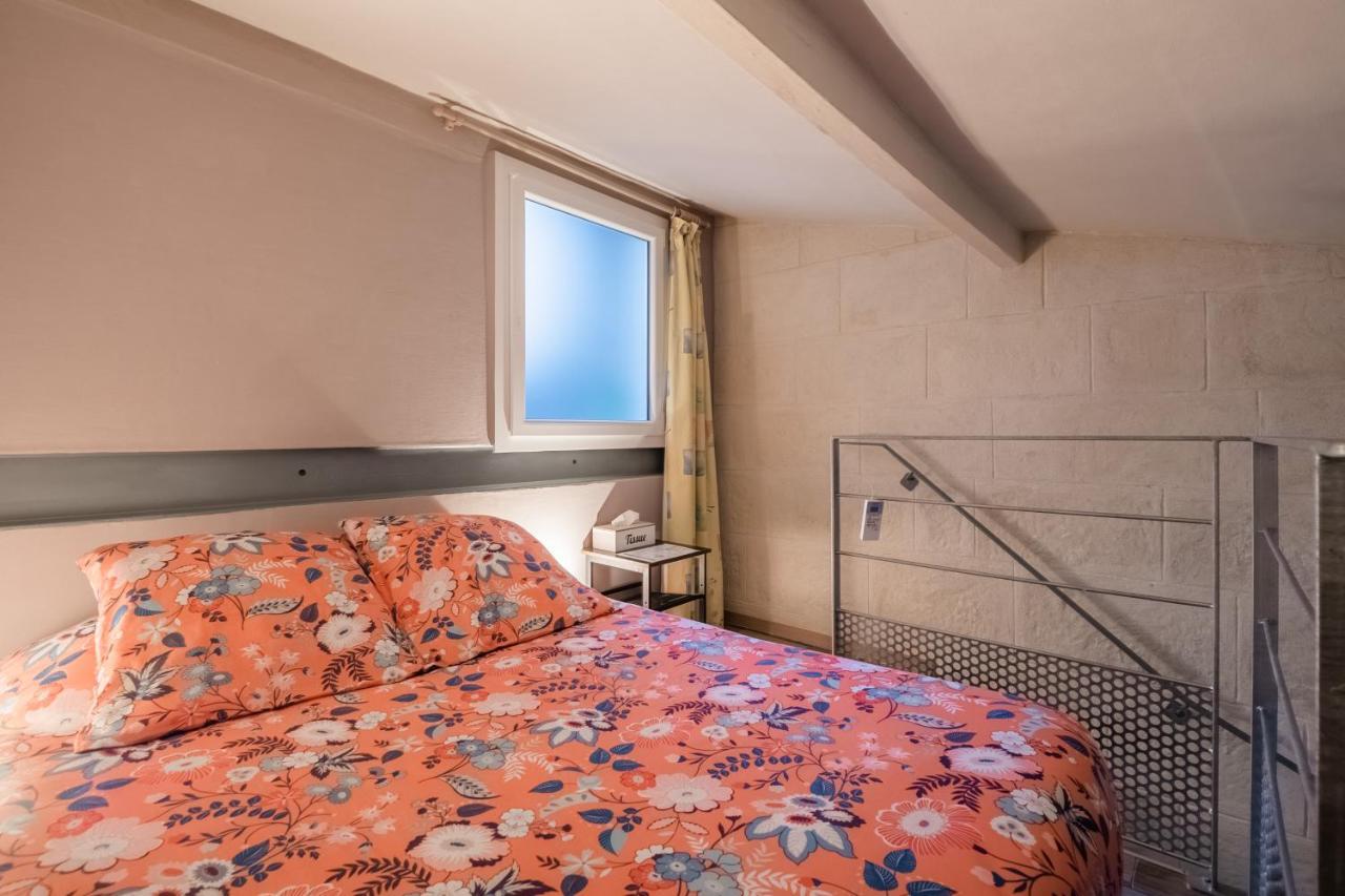 Studio En Duplex-Aircon-Terrasse-Parking-Calme Бордо Екстериор снимка