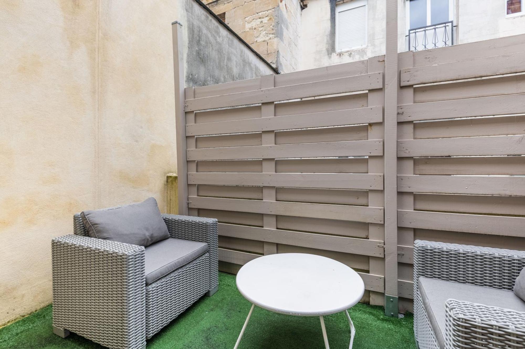 Studio En Duplex-Aircon-Terrasse-Parking-Calme Бордо Екстериор снимка